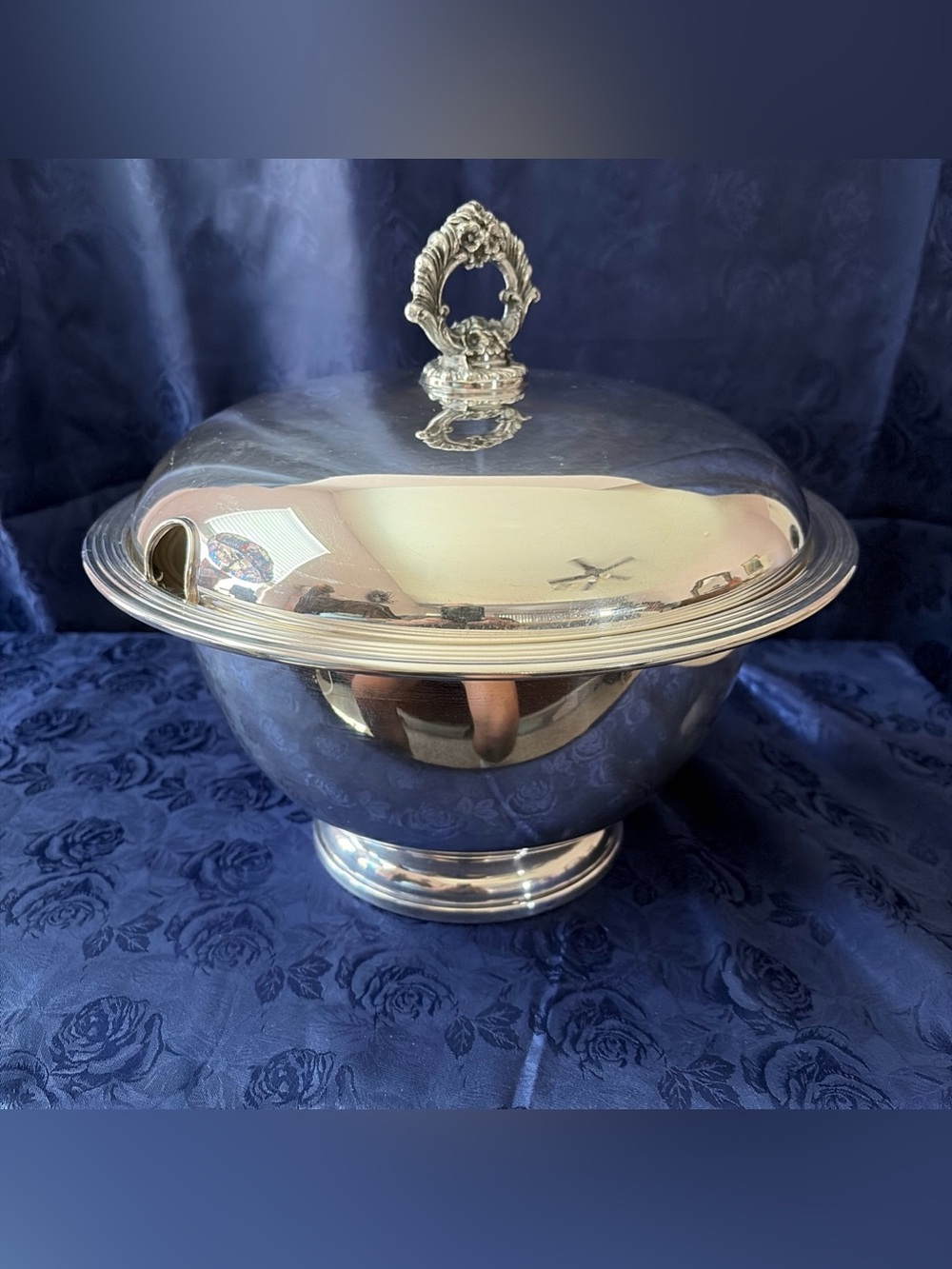 Vintage Sheffield Silver Co Silver Plate Soup Tureen-12” Diameter